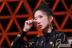 《天赐的声音2》孟美岐被许飞马頔唱哭《陀螺》