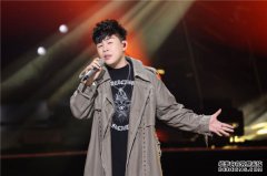 《天赐的声音2》张信哲潘虹高能合唱获金曲推荐