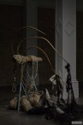 Max Mara 女性艺术奖：多米尼克·怀特《载重》展览